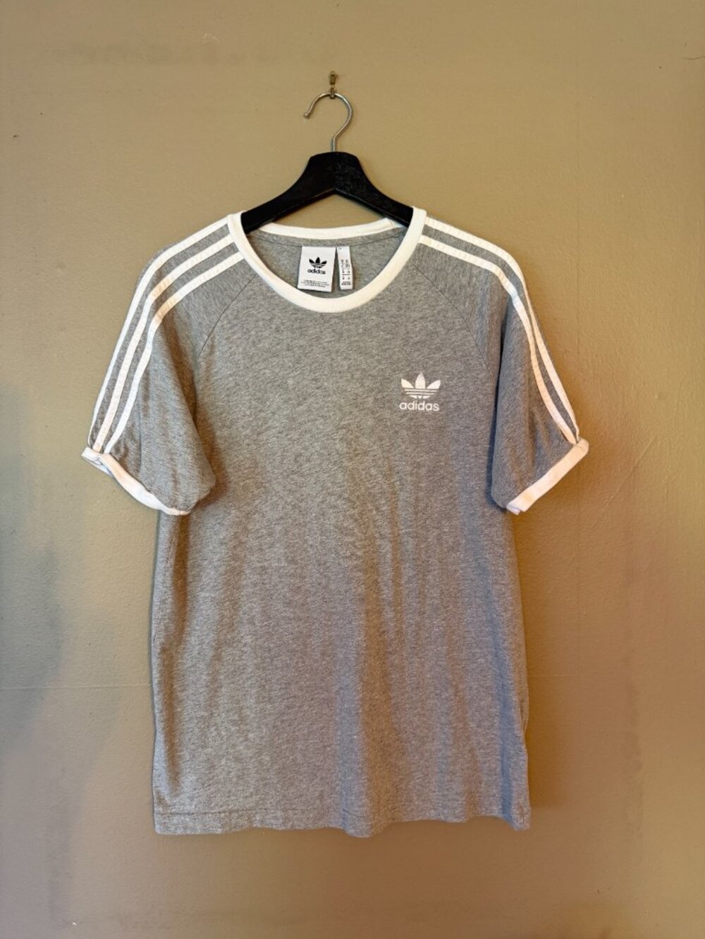 Adidas Originals Men's Gray 3-Stripe Ringer T-Shirt Medium